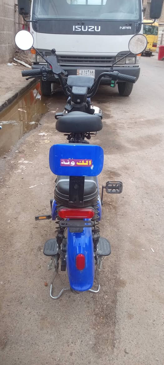 السلام عليكم دراجه شحن حجم اربطعش للبيع أربع بطاريات أخو الجديد بيه مثبت سرعة وبلوتوث وقفل تاير وسويج وكارت وبصمه أربع سرع تمشي 99سعره 250  لالستفسار ***********

