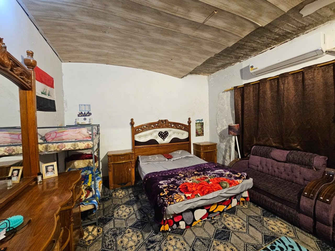 🔹 دار شبه هيكل طابقين 6غرف بالخاجية 🔹
🔹رقم الاعلان (177)
::::::::::::::::::::::::::::::::::
🔹المنطقة:- الخاجية 
🔹نوع العقار:- دار سكن/شبه هيكل/
🔹المساحة:- 200م
🔹الوجه:- 10م
🔹النزال:-20م
🔹عرض الشارع:: 10م
🔹سنة البناء:: 2010
🔹عدد الطوابق:: طابقين
🔹تفاصيل البناء::
🔹الطابق الاول يتكون من :: استقبال ومطبخ وغرف نوم عدد (2) وصحيات
🔹 الطابق الثاني يتكون من ::غرف نوم عدد (4) 
🔹أقرب نقطة:: افران العراق 
 
👈و لمزيد من التفاصيل يرجى التعليق (((ب تم)))

او الاتصال على الرقم 
***********

👈او زياره مقرنا الكائن في
الخاجية شارع 40 
مجاور الابتسامة الذهبية

أو عبر الروابط👇
 
-رابط التيك توك 
https://www.tiktok.com/@alwaset902?_r=1&_t=ZS-94pI1CR3LtN

-رابط الانستغرام
https://www.instagram.com/al_waset902?igsh=bTlibmQxZDE5dzFv

-رابط قناة التليجرام
https://t.me/waset902

-رابط قناة اليوتيوب 
https://www.youtube.com/@alwaset-n7b
