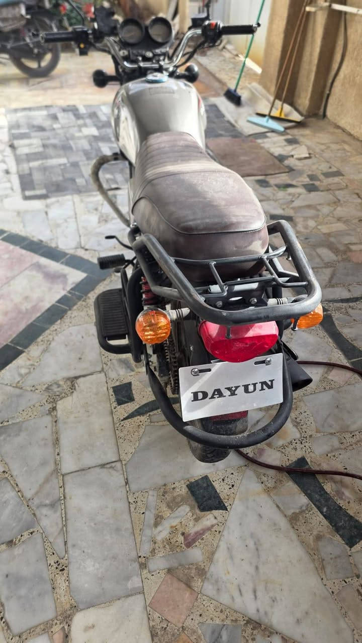 سلام عليكم
دراجه دايوان 2024 أوراق سكنر طالع ب 2025 دراجه كامله  نظيفه سعره 1400 وبيه مجال ***********
