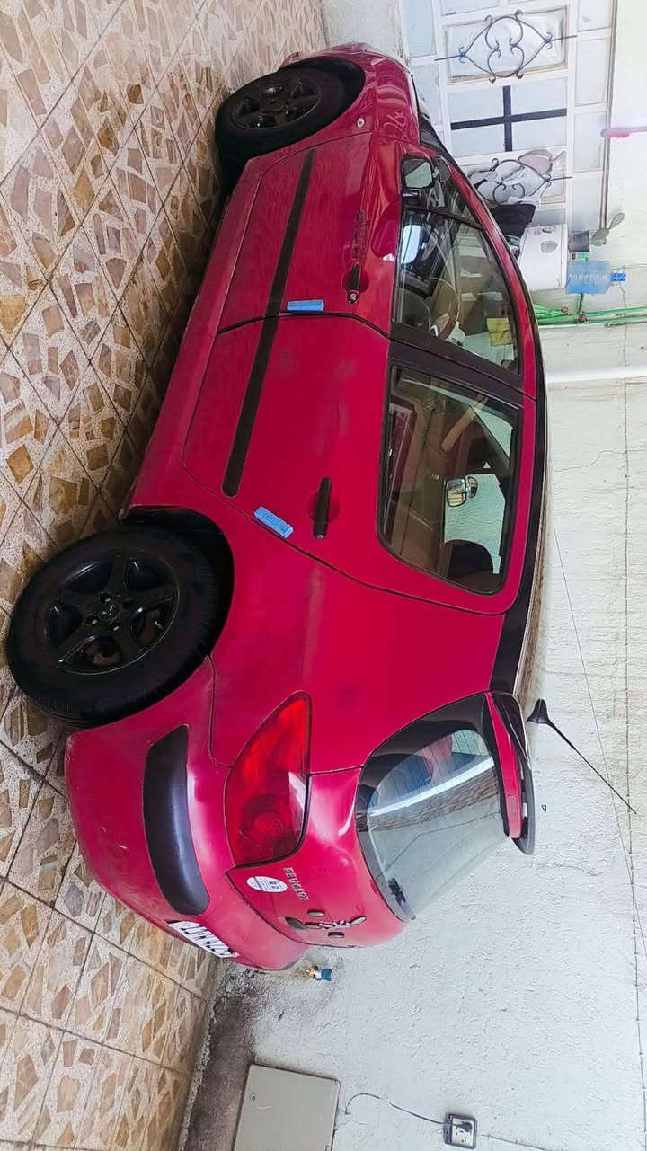 سلام عليكم
سياره بيجو فرنسي 2016
السياره خير من اطلع تبريد شغال 
تيرات جدد سنتر لك مكفوله من ضربه القويه وصوليت غرام ماكو عليها السياره رقم نكليزي بسم ابن عمي سبير مانزل محرك جديد وكير هم حدايه نضيفه 
مكان السياره نجف 
***********
سعر 50وبيه مجال
