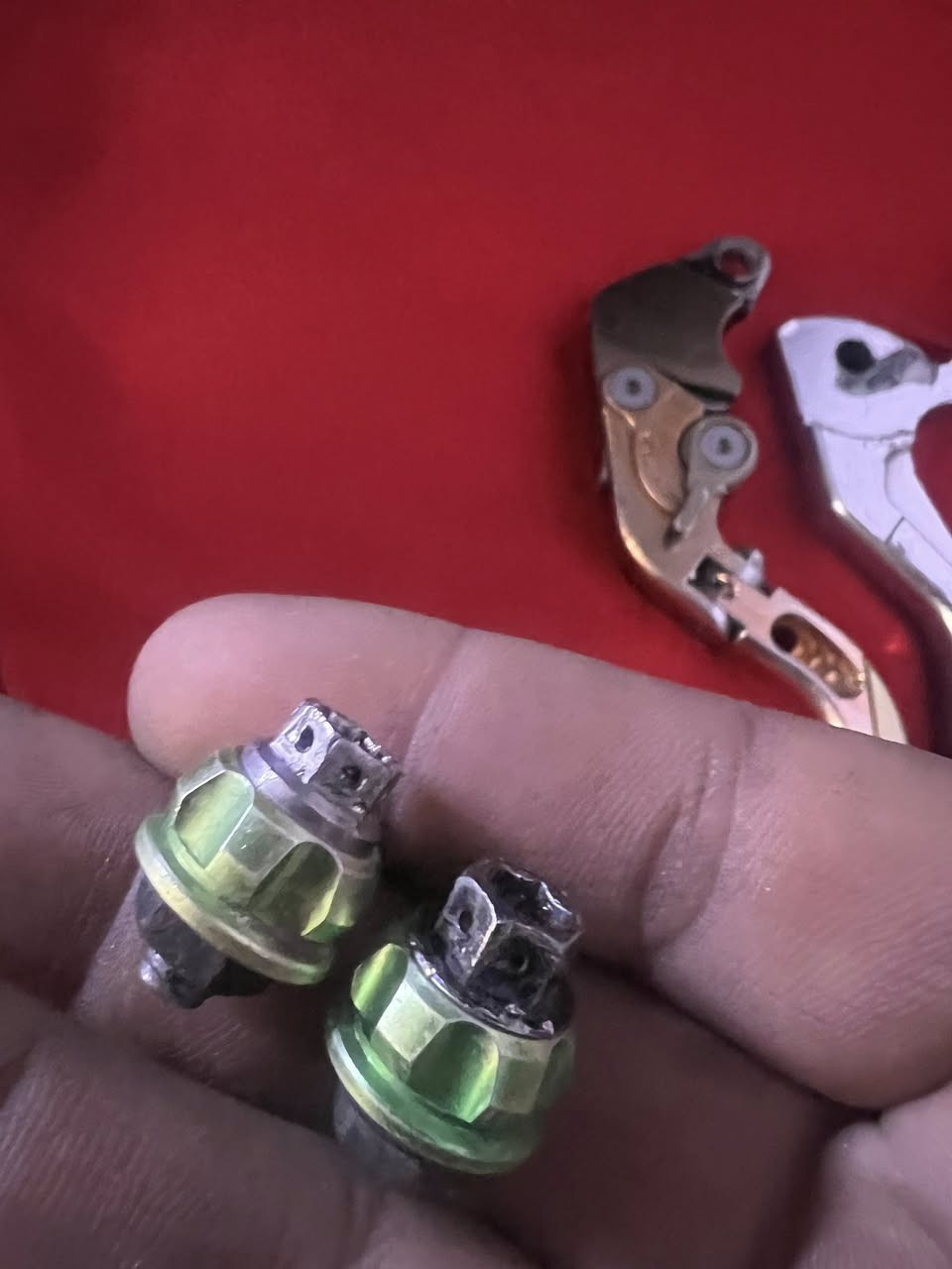 سلام عليكم غراض للبيع الكابريتر ب ٥٠ حجمه ٢٨ يدات ١٥ فلاوين ب ٣٠ التطاولات الوحده ع ١٠ مكاني دوره حي الصحه ***********
