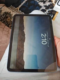 ايباد 10  ذاكرة 64 لون ازرق مستعمل شي قليل استعمال شخصي مجرد برامج لا ...