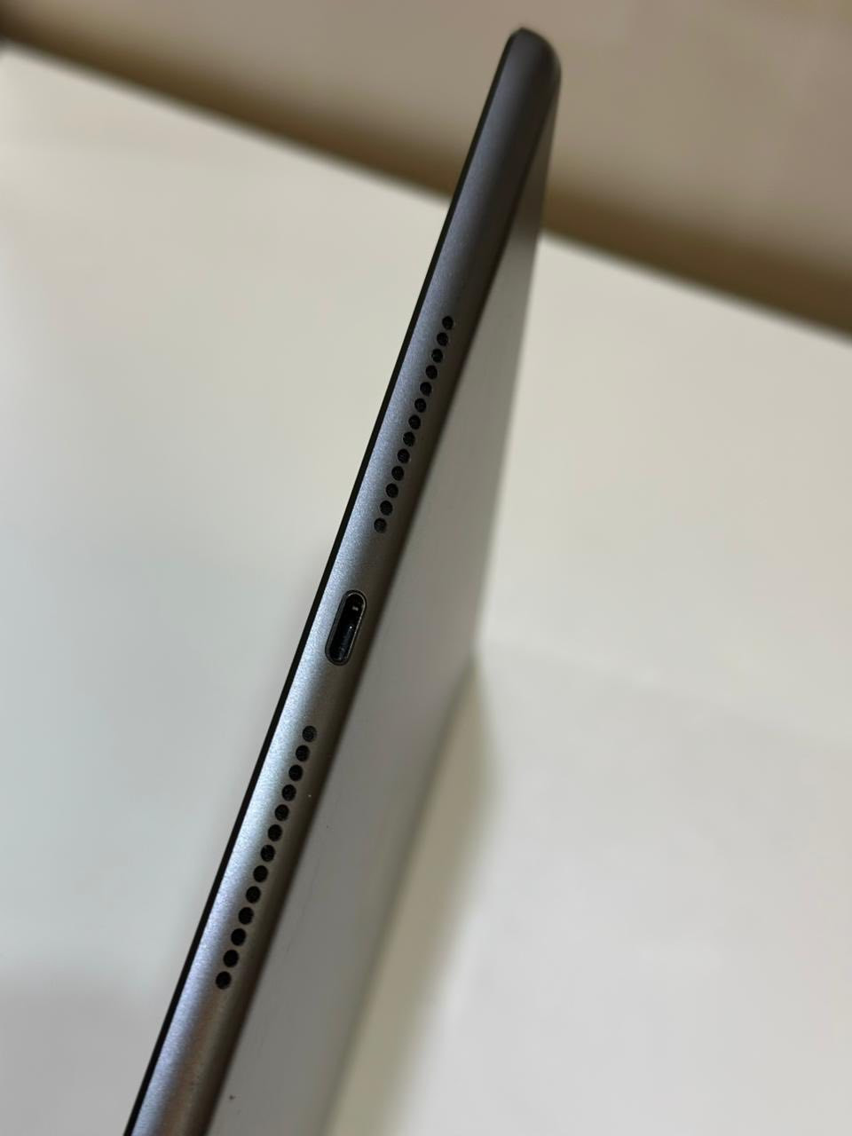 ايباد 9 ذاكرة 256 مو 64 للتنبيه بطارية 88 استخدام قليل نظافة فول كارتون وغراض كاملة وياة كڤر مكاني نجف واكو توصيل  واتساب ***********
