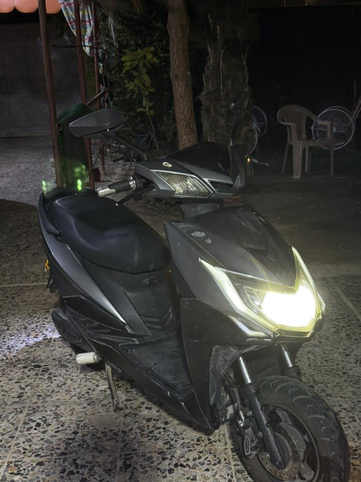 سلام عليكم سكنس للبيع بطارياته جدد كلهن 10 بس وحده 9 لايت زنون هورن عالي مبي نقص وجاملغ موجود وب475 الف وبي مجال شوفه وتدلل ‭0789 379 1858‬
