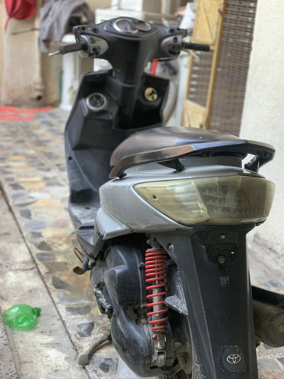 السلام عليكم
سكنس فحل كابريتر للبيع كامله من كلشي هندر و سلف كله شغال واشاير يمنه يسره كله شغال رماش الي وره بل اشاير وكله شغال قفل جنطه قفل بانزين كله شغال السعر 550 وبيها مجال للطيبين التواصل واتساب او على الرقم *********** او ماسنجر متواجد انشاء الله
