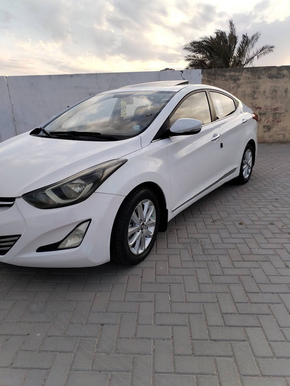 السلام عليكم سياره للبيع سياره جاهزه من كلشي سياره 2015 خليجي ثر تكشير بل صندوك صبغ لعلوان البصره سعره 120 و بيهه مجال بسيط لرقم ***********
