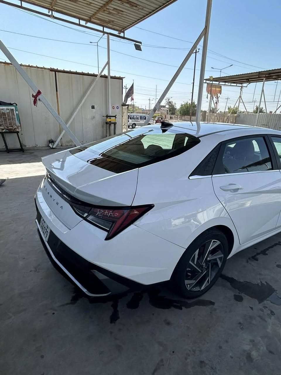 السلام عليكم ورحمه الله 
هونداي النترا للبيع 
موديل 2024 لون ابيض وارد امريكي مرقم بغداد

حادثها مرفق مع السونار ايضًا 
بدون ايرباك
حادث خلفي  تبديل صندوق بدون دواخل بدون  قطرةصبغ بجم كبس فقط تكحيل بنيد اثر تحميل

مكينة 2.0 دوش 

مواصفات السياره 

📌 لايت امامي عالي ناصي عدستين زنون + لد اشاره + لد نهاري 
📌 رادار امامي 
📌 رادار خلفي مع نظام التوقف التلقائي 
📌 رادار جانبي نقاط عمياء
📌 نظام تحديد مسار
📌 كروس مثبت سرعه ذكي 
📌 شاشه دجتل كيجات مع 4 وضعيات للقيادة+ شاشة اعطال تبين جميع اعطال السياره
📌 شاشه وسطيه متصله مع شاشة الكيجات مليانه مواصفات
📌نظام خرائط ملاحه 
📌 ابل كار بلي + اندرويد اوتو 
📌 سستم سماعات مرتب 
📌شريط لد داخلي 24 لون 
📌نظام ترحيب داخلي صوت مع علامة هيونداي في الشاشات
📌نظام ترحيب خارجي لد في البيبان 
📌مود درايف 3 وضعيات قيادة سمارت نورمال سبورت
📌نظام تشغيل الكاميرا الخلفيه + الكاميرا الخلفيه بيها وضعيتين
📌بصمة بيبان + فتح صندوق عند الاقتراب+ بصمة تشغيل 
📌تشغيل عن بعد
📌تبريد منفصل مناخين + شاشة + تبريد اوتو 
📌نظام تنقية الهواء الداخلي
📌 مقاعد مخمل
📌نظام ABS
📌نظام EBS
📌نظام EPB
📌 8 إيرباك 
📌 نظام قفل ذاتي 
السعر 172

هـ ***********
