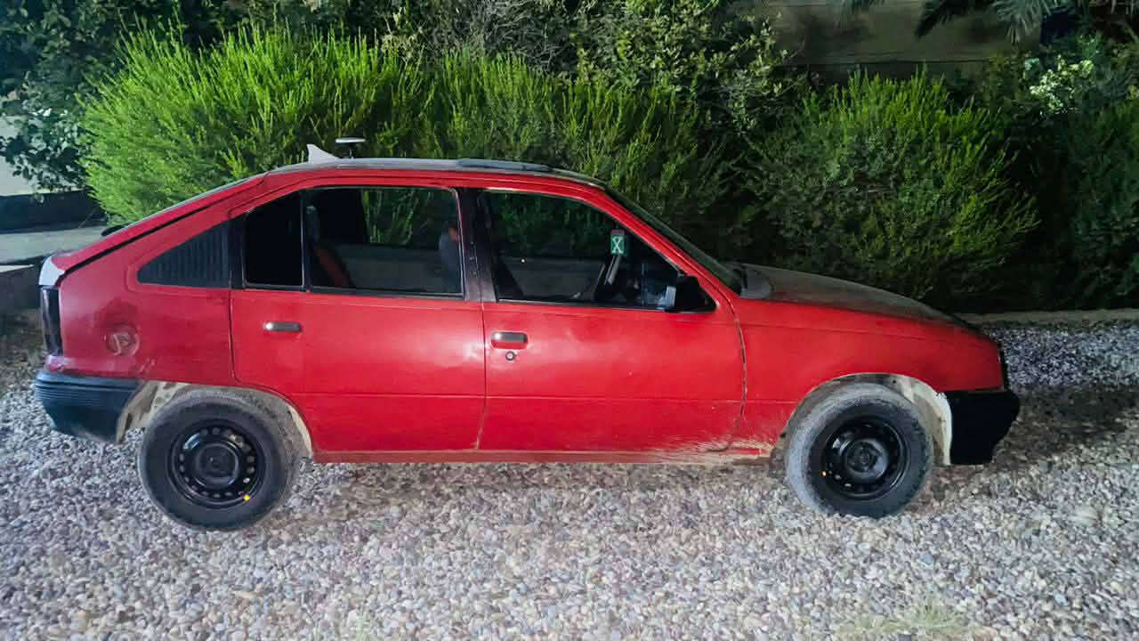 السلام عليكم.   مكلف بالنشر سياره كاديت للبيع حجم 16 سنويه لل 29 شرط الحويل سياره جاهزه من كل شي كهربائيّات جاهزه تايرات جديد باتري جديد قفل مركزي اناره داخليه وخارجيه.     
الرقم ***********تواصل واتساب واتصال فقط خاص غير متواجد
