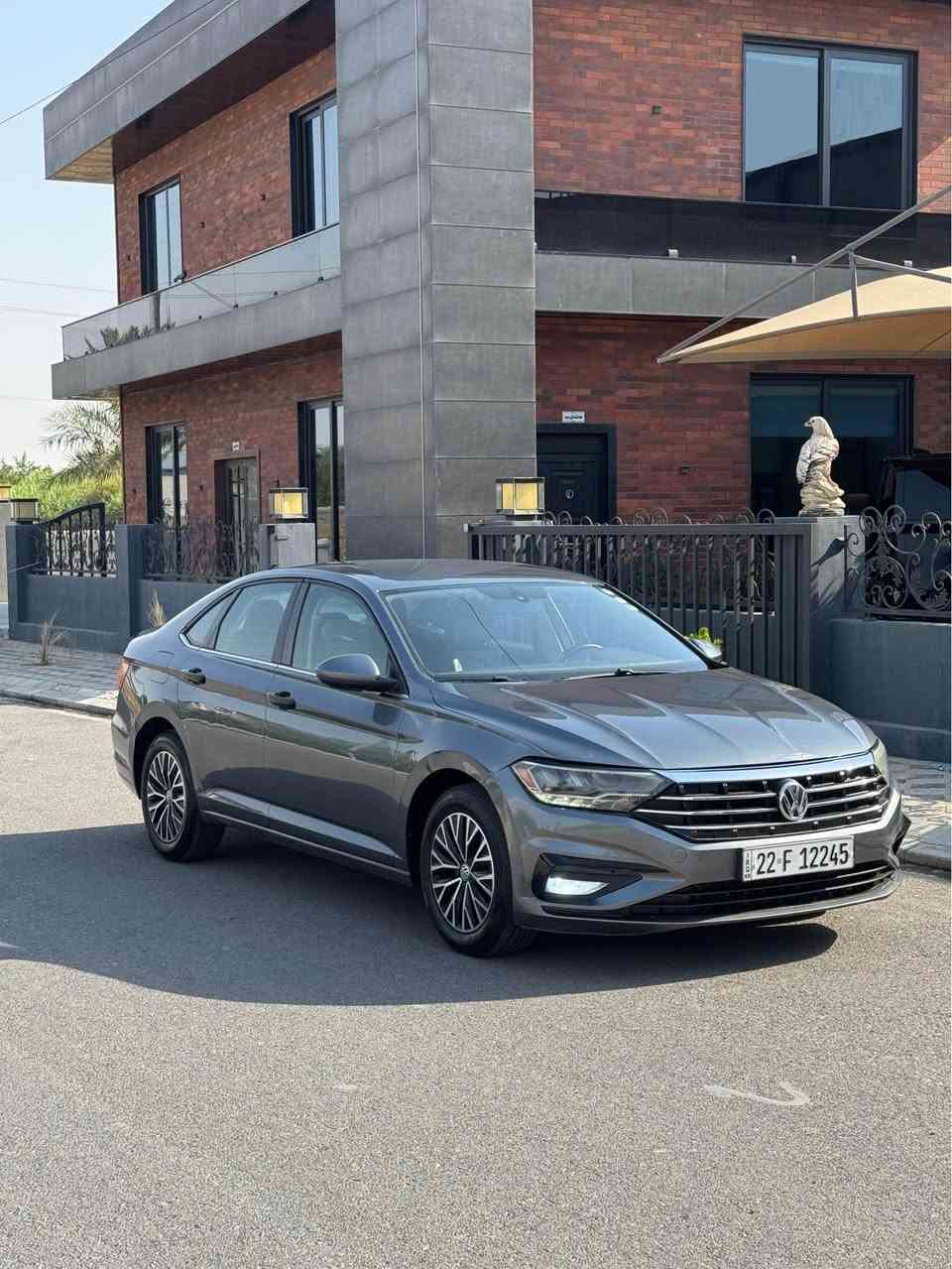 Jetta 2019 S 1.4turbo
رةقةموو سةنةوى وهةزةى نوية
سةيةرةكة بئ بوياخة تةنها جوار جئى ساردة كوتى هةية لةكةل نةرمة تةزرةكى
سةيارةكة جايزة راديتةو بيشى بيلادية هةموى
كيرو مةكينةو كارةبايى هةموى بةشةرت
ايرباك سوكانو شان سيستم
112000milرويشتوة
رقم شانصى (3VWC57BU4KM067205)
نرخى 120وةرقةو مجالةكى كةم
عنوان :اربيل
📲*********** أربيل, العراق
