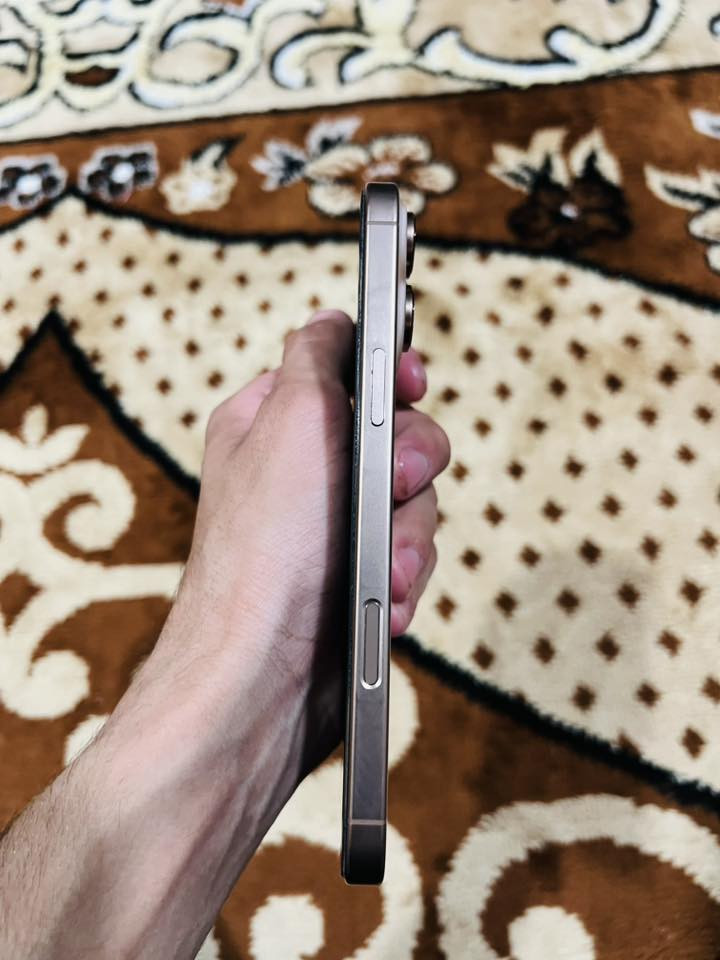 السلام عليكم
ايفون 16 برو ماكس ذاكره 512 بطاريه 91 
سعره مليون و550 وبي مجال 
نظيف مابي اي شخط الشراي يتصل 
0787 336 8886
