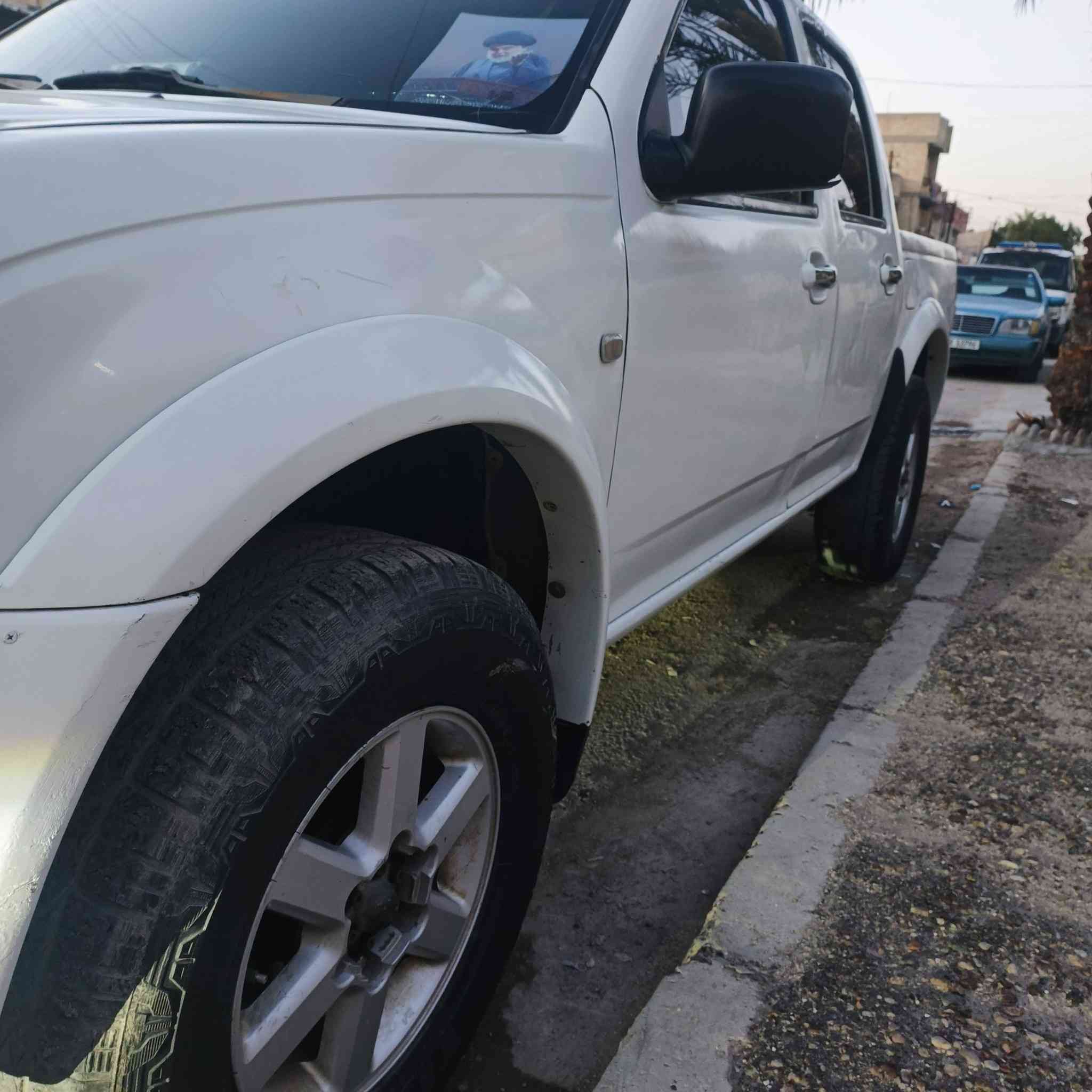 السلام عليكم شوفر لوف بيك أب دبل قماره موديل 2005 سياره مال مزاد كير ومكينه محوره بطه مكاني بغداد لبياع سعر 50  جاد يتصل على الرقم لخاص مغلق ***********
