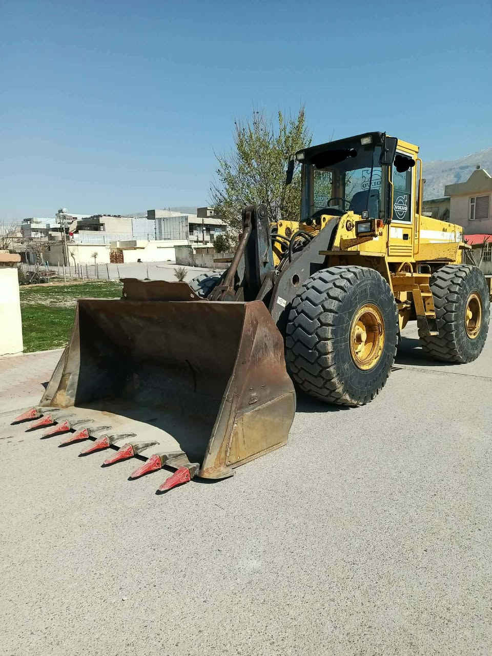 للبیع حجم 120Cمودیل 98 رقم سلیمانیە محریک مجفد جدید بدون صبوغ 
***********
