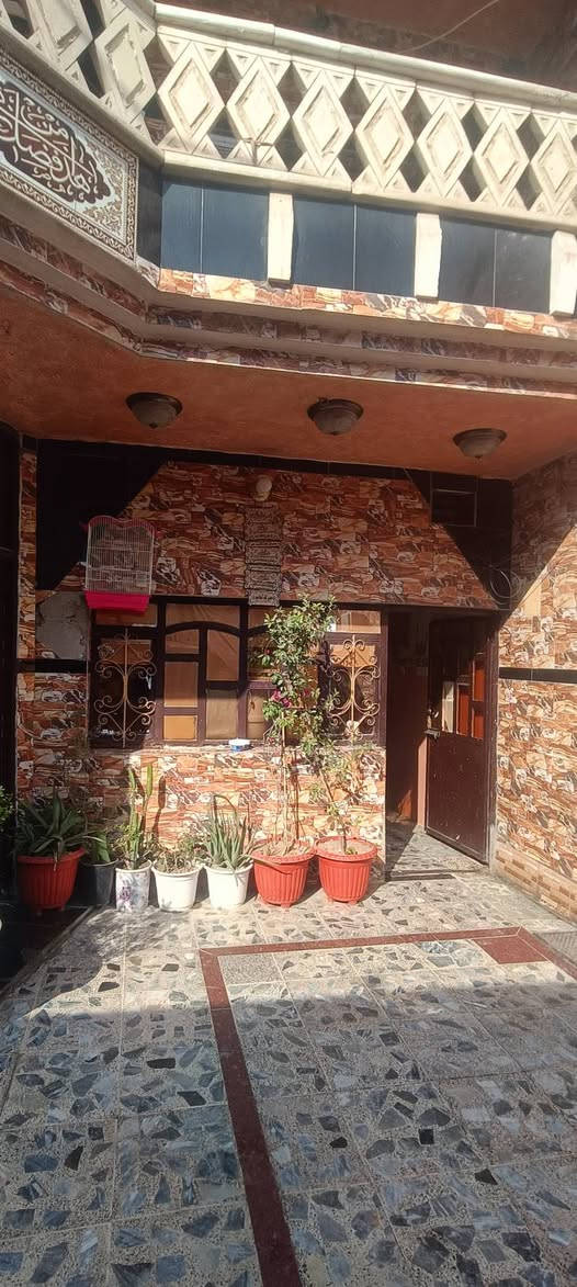 اعيد النشر بسبب الوعود الكاذبةة
#بيت_160_مسلح_طابقين_للبيع #قطاع_12
#يحتوي_ع_غرف #عدد_4 
#استقبال  #مطبخ_بارد_وحار
#حوش_كبير_و3_حمامات
 #مطل_ع_اربع_شوارع_فرعية
#قرب_مدرسة_النزاهة 
#قرب_شارع_60
#السعر_210_وبيهة_مجال_للشراي
#المراجعة_مع_صاحب_الدار_***********
