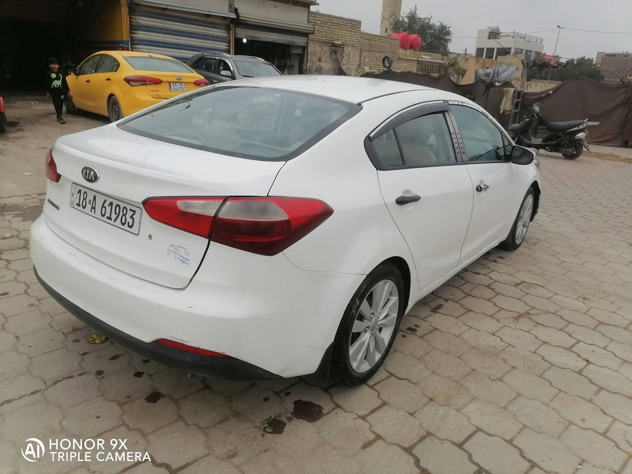 السعر 80 اوبيه مجال بسيط
سيراتو 14 خليجي بدون حادث بس واكع عليه سقيفه بدون تكم
رقمه بابل مشروع وطني تحويل موباشر سنويه 29 
مكان السياره حي اور قرب جامع الفردوس
تبريد ثلج
محرك 1600 دوش دكشن عالي
صدر تعبان بس هذا عوزه
***********
