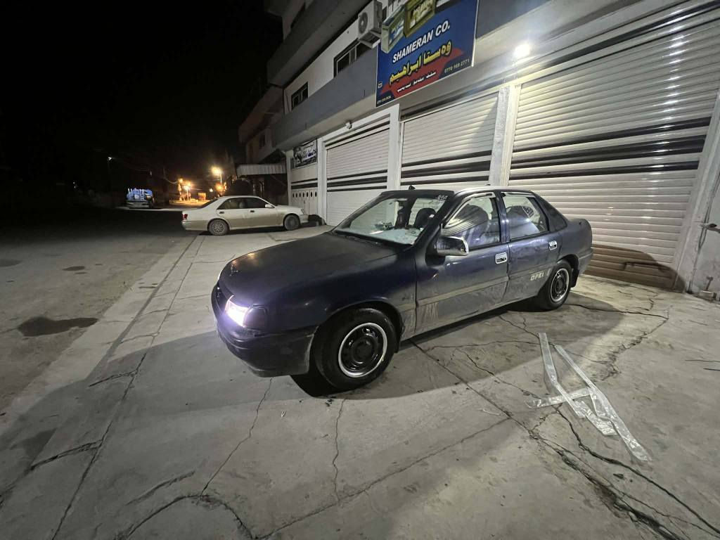 ابول ڤكترا  موديل 1992
مةكينة 20
گير اوتو ماتيك 
بي دةعمو ليدراو 
ئارم بلاستيك سليماني. ئةوةليات بةشةرت 
ئارمةكةي ون بوةو استنساغي لةگةلة 
ئةوةليات. گيرو مةكينة تةقةو رةقة.  
دةعمو ليدراو. هةموي بةشةرت. 
سعر 25 كةميك مةعامةلة. 
گورينةوةو فرؤشتن السليمانية, العراق


**إذا كنت صاحب هذا الإعلان وتريد حذفه لأي سبب، رجاءا أرسل رسالة إلى الدعم الفني**