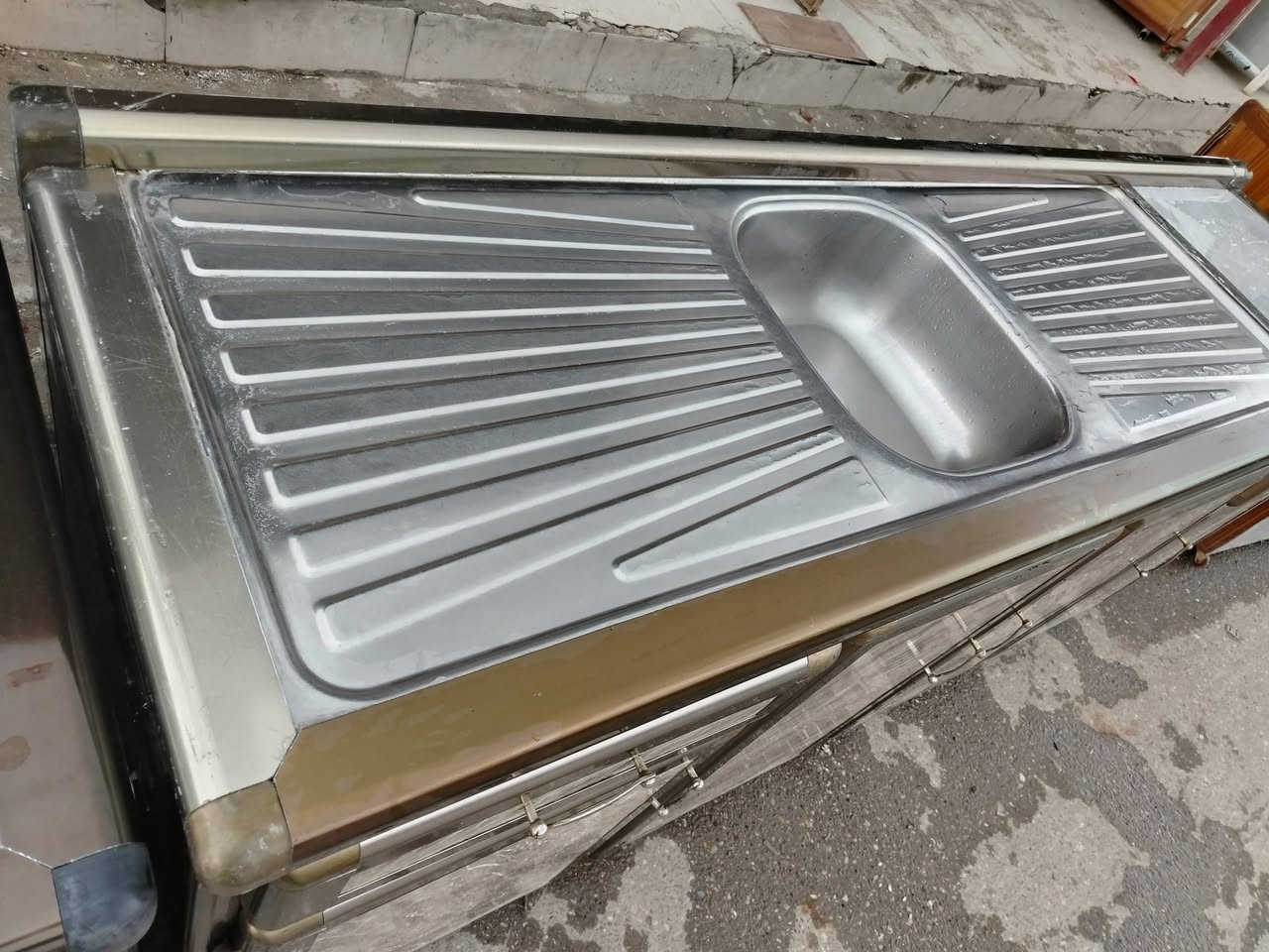 للبيع كونتر سنك مترين اخ جديد شغل فصال تقيل سعر ١٢٠ بي مجال *********** اسيا *********** مكان موصل
