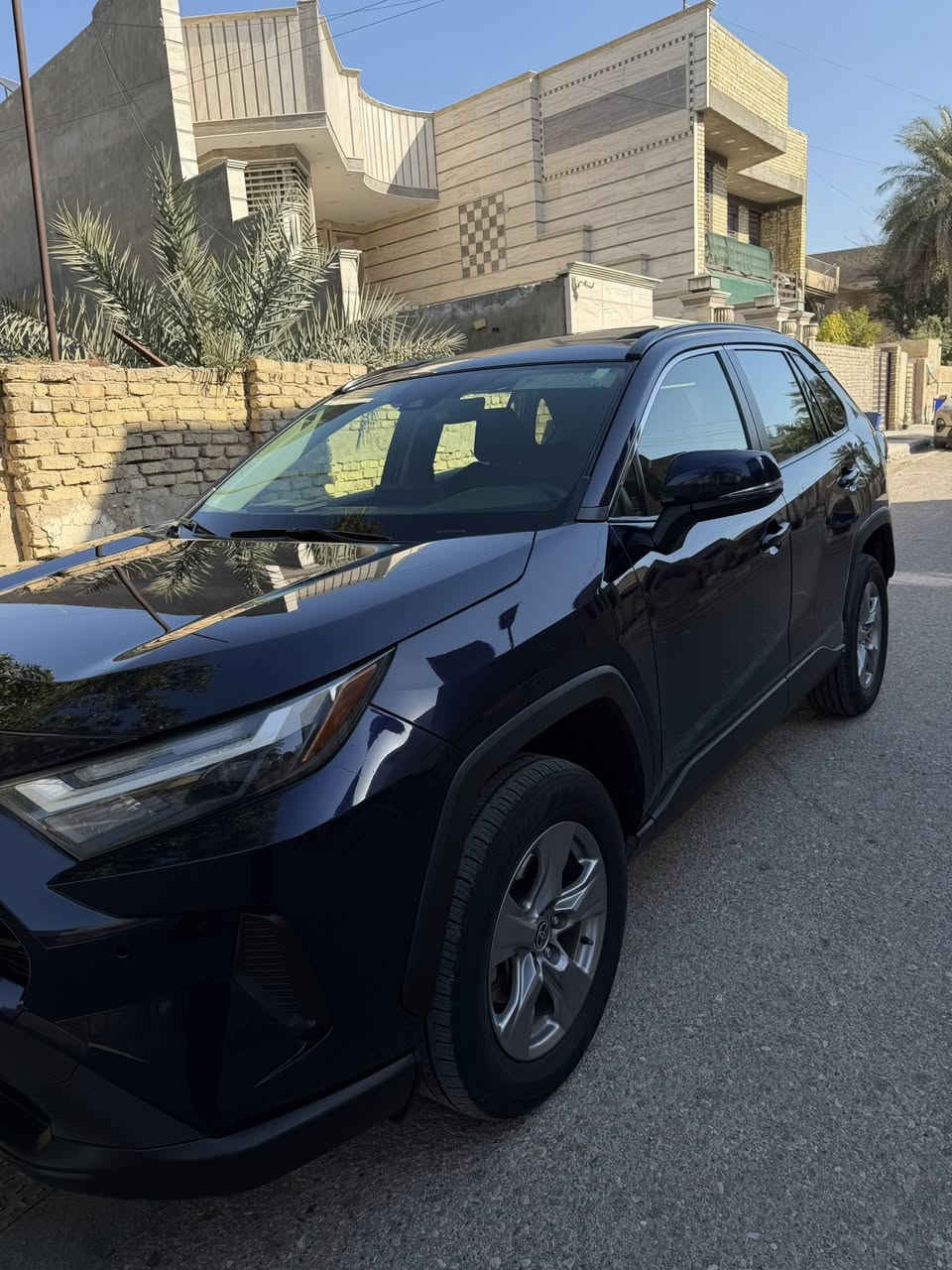 السلام عليكم 
راف فور 2022رقم بغداد ب اسمي 
استخدام شخصي 
وارد امريكي 
الضرر جاملغ.الايمن فقط. تعديل وصبغ. درجه أولى 
الباقي كفاله عامه. 
المواصفات. 1/1
فتحه 
بصمه 
رادار 
حساس امامي خلفي 
جنطه كهرباء 
المكان واسط 
كوت مركز المدينه 
السعر 235
الاتصال 
***********
