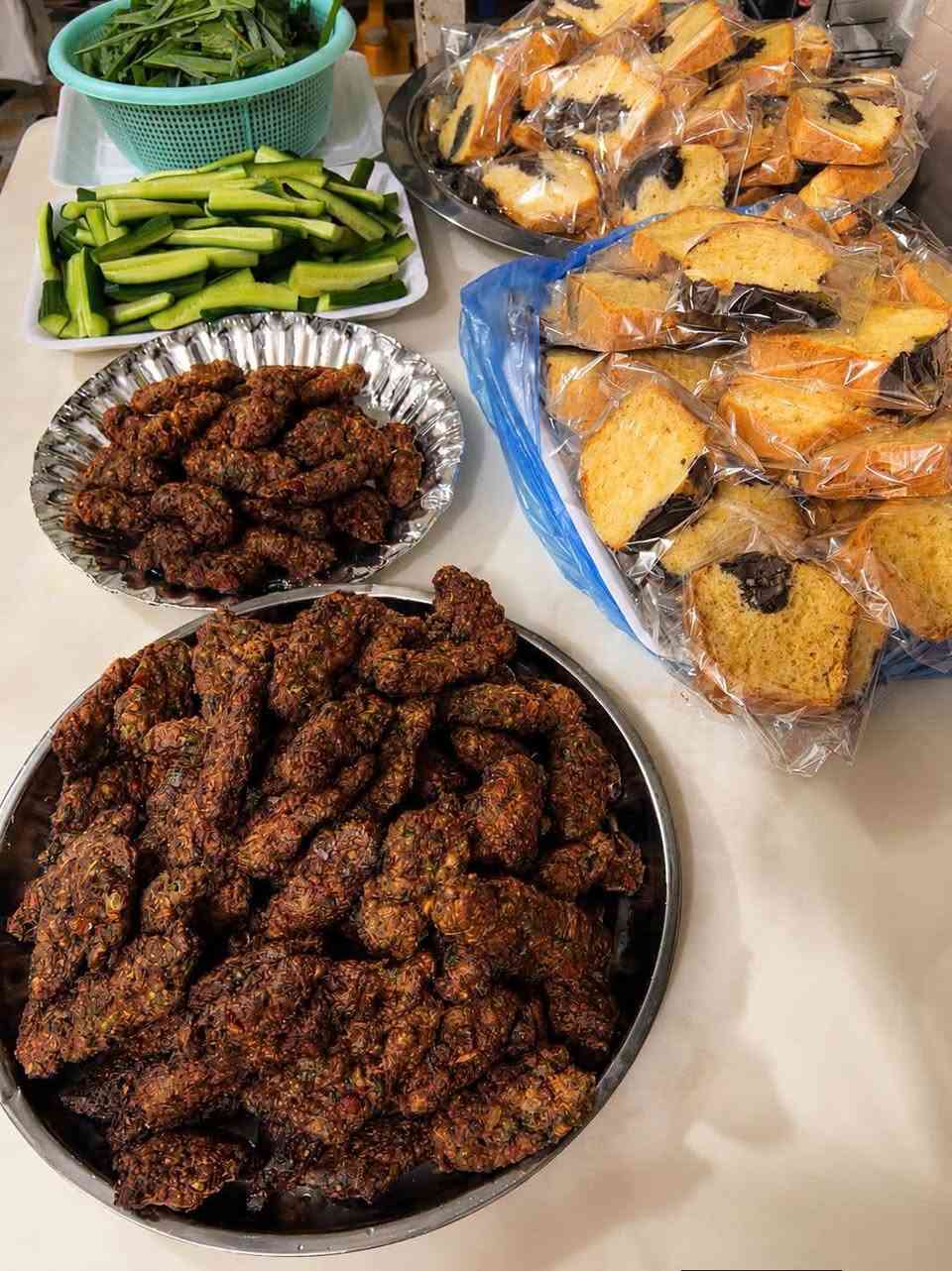 يالله عروض ليومين  الكميات للمجالس 100 قطعه معجنات ب35 فقط
لحم بعجين 20 ب10 
بيتزا 20 ب10
فطائر 20 ب10
خبز عروك 20 ب10
كيك 8
خلية نحل بنوتيلا 30 ب10
كباب عروك كيلو 15  نص ب8 لحم غنم 
حجز بالخاص قبل يوم توصيل الفين داخل عزيزية


**إذا كنت صاحب هذا الإعلان وتريد حذفه لأي سبب، رجاءا أرسل رسالة إلى الدعم الفني**