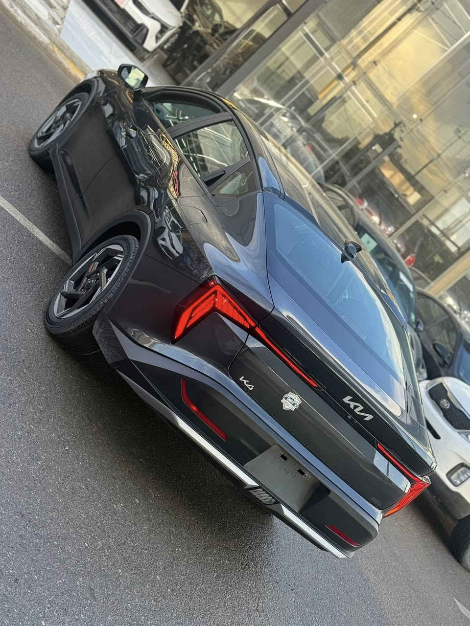 تــــحـــيــة  ____ طـــيـــبـــة
للبيع كيا  k4 
الـــسـعــر: 165 🔥وبيها مجال 
المــوديــل: 2025
الـــعــداد : 2000 mil 
بدون رقم كاتي 
يترقم محافظات شماليه
الــضــرر :بدون صبغ 
فقط دعاميه اماميه 
‼️ايربك ستيرن سستم شركه ‼️

المواصفات EX 
———————————
-بصمه ابواب
-تشغيل عن بعد 
شاشه دجتال متصل 
- شاشة  تدعم نطام كار بلي واندرويد اوتو 
- عينه ليزريه 
- كامرة خلفية 
- تحكم ستيرن
- رادار أمامي للتوقف الذاتي 
- تحديد المسار للقيادة الذاتية 
- رادار جانبي
- رادار خلفي للتوقف الذاتي
- ويل كب 
- لايت ليد بلادي 
- بك لايت ليد 
-اوتو هولد 
-سايد بريك كهربائي 
-صندوق ذكي 
باقي المواصفات الغنية عن التعريف 
_______________________
📩للاستفسار مراسلة الصفحة💌
او زياره
( معرض الركن الذهبي )
الموصل :مدينه المعارض الجديده
للتواصل ::
***********📱
***********📱

موقع المعرض ⬇️

https://maps.google.com/?q=36.342819,43.198521
