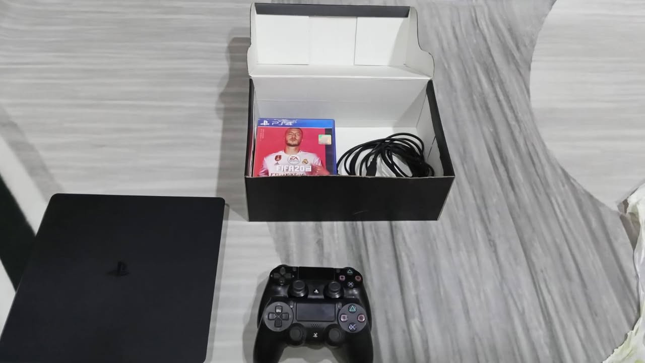 جهاز بلي فور سلم 500گيكا الجهاز جديد مستعمل شهر واحد كدام عينك النضافه ويا 5اقراص السعر 380 بي مجال قليل اذا مو شراي لاتراسل
***********
