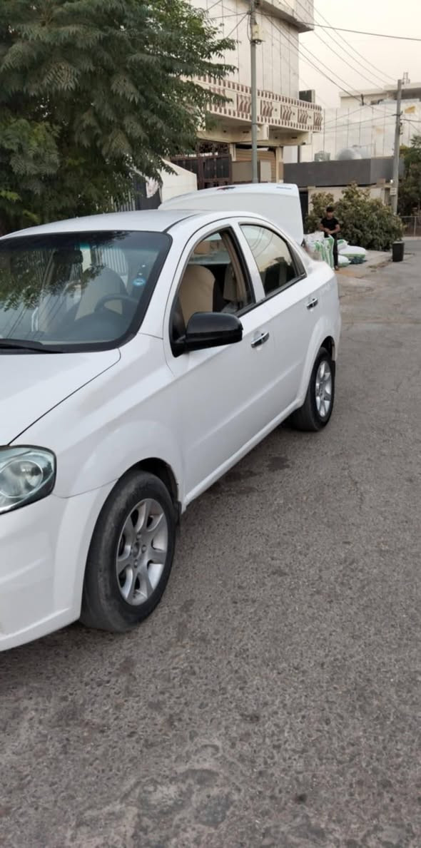 ئەڤیۆ 2009=63مەجال کەم =جەمجەماڵ 
کیرعادی کێرمەکینە کەورە 
سنەوی تازەیە 2029
بەناوخۆمانە سەیارکە تابلێی جوان
بێ بۆیاخە هیجی بیوەنیە
***********
***********وتساب
