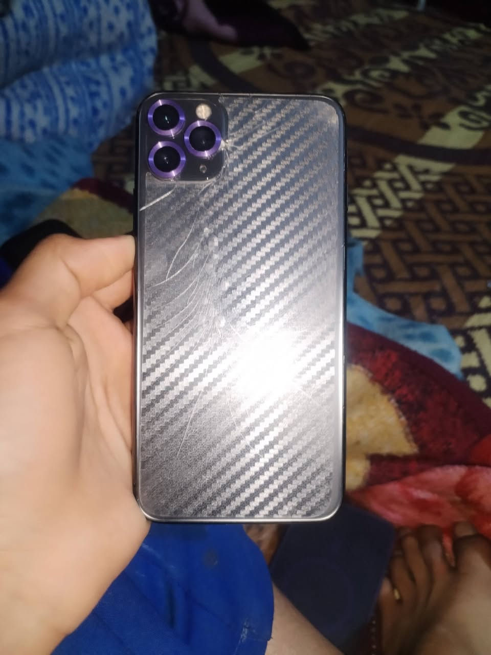 ايفون 11 برو ماكس جهاز مامفتوح فقط ضهر مكسور وفطر بل كلاسه بطارية 82 مامبدلة سعر 300 وبي مجال عنواني بغداد مدينة الصدر للاتصال ***********
