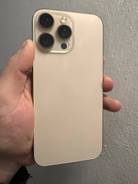 16pro max للبيع نضيف جدا شرق اوسط بدون ملحقات  1325.     07709623846