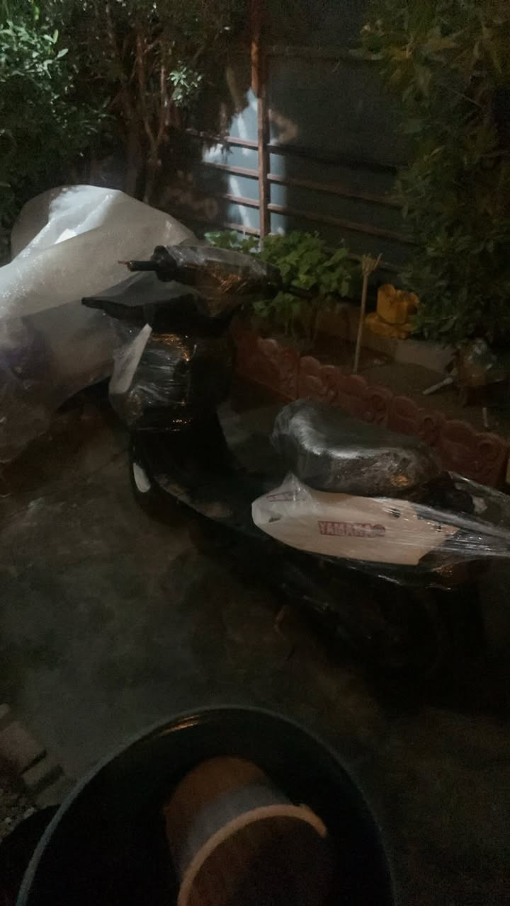 للبيع ماطور ياماها لايت جديد زينون بك لايت جديد ثايرت جديد مكينه مفتوح مبدل بستون ماطور كهربايات كمل يشتغل مابي اي عيب سعر 190 الف بي مجال مكاني كركوك راقم الهاتف ***********
