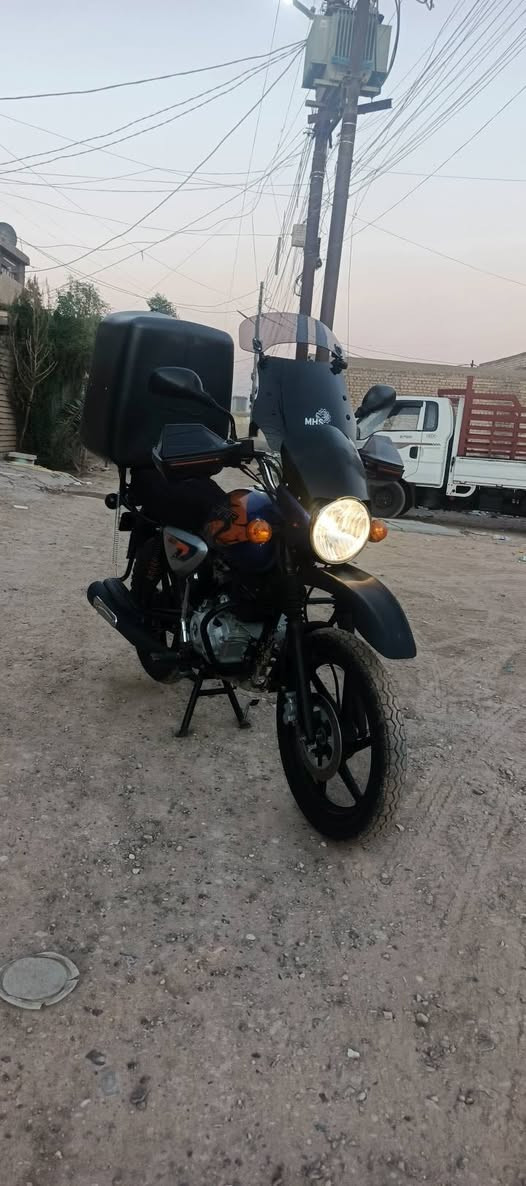 سلام عليكم شباب عندي هاي بوكسر دراجة وكاله جاهزة من كلشي بلوجكترات قاعدة مبايل سمعات طافيه صندوق يعني كبل الشارع موديل 2021
بس حسبالك 25 البيع بسمي رقم أو سنوياً زوج لوحات نكليزي 
بس دراجة بيهه خيط كلش خفيف السعر 1800 ألف 
العنوان بغداد الزعفرنيه رقمي ***********
