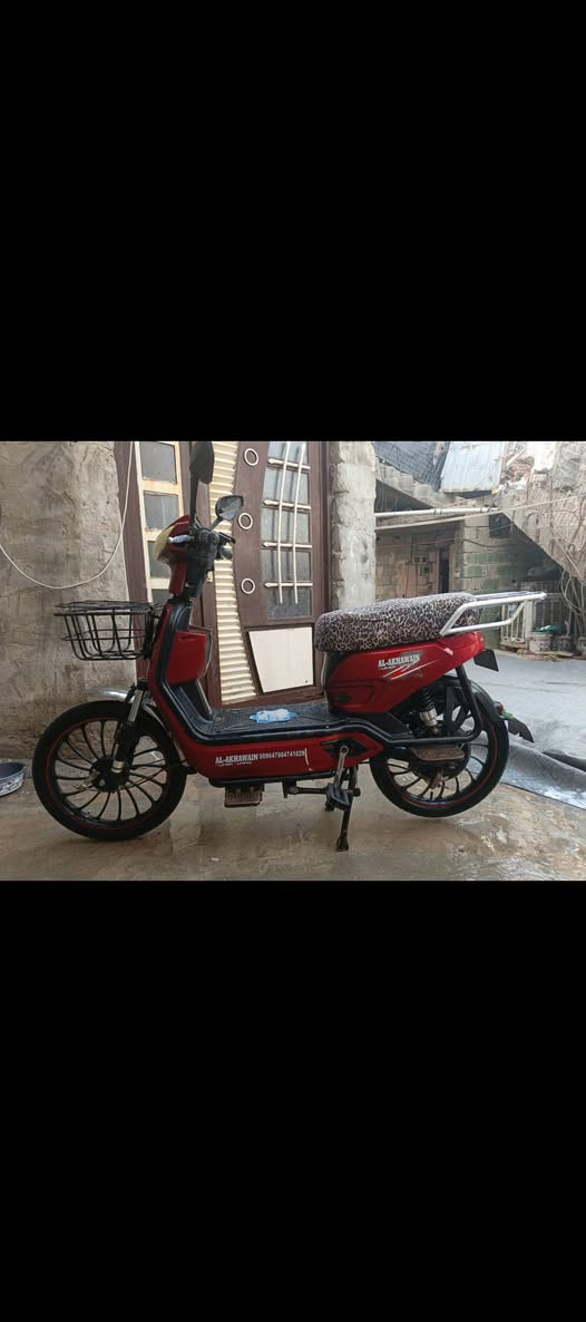 السلام عليكم اني مكلف بل نشر ماطور شحن للبيع بطارياته تخم كامل جديد نضافته مثل مشوفه كدامك كله شغال مابي شي نقص سعره 275 اليريده يجي خاص اويتصل عل رقم مكاني السكنيه هذه رقمي ***********
