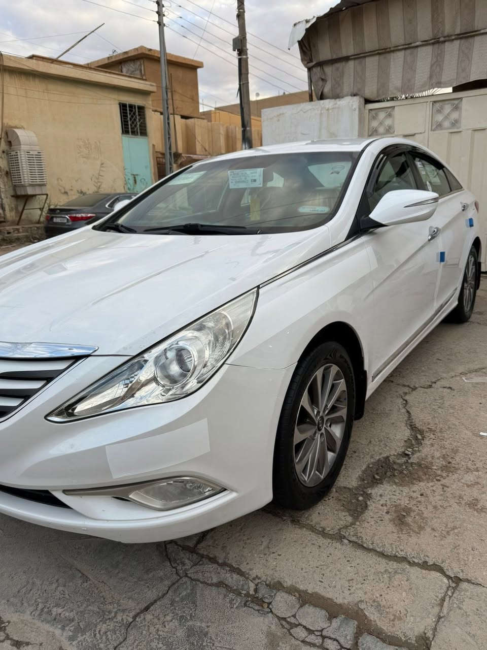 السلام عليكم من رخصت الادمن سوناتا ٢٠١٥ خليجي شركه العامه محرك ٢٤٠٠السيارة جديده بيه ملاحضات بسيطه رقم بغداد سنويه لغايه٢٧ كير محرك صدر تاير كله جديده تحويل مباشر السعر ١٢٧ بيه مجال بسيط رجاآ الموشراي ليتصل للاستفسار اتصل ***********
