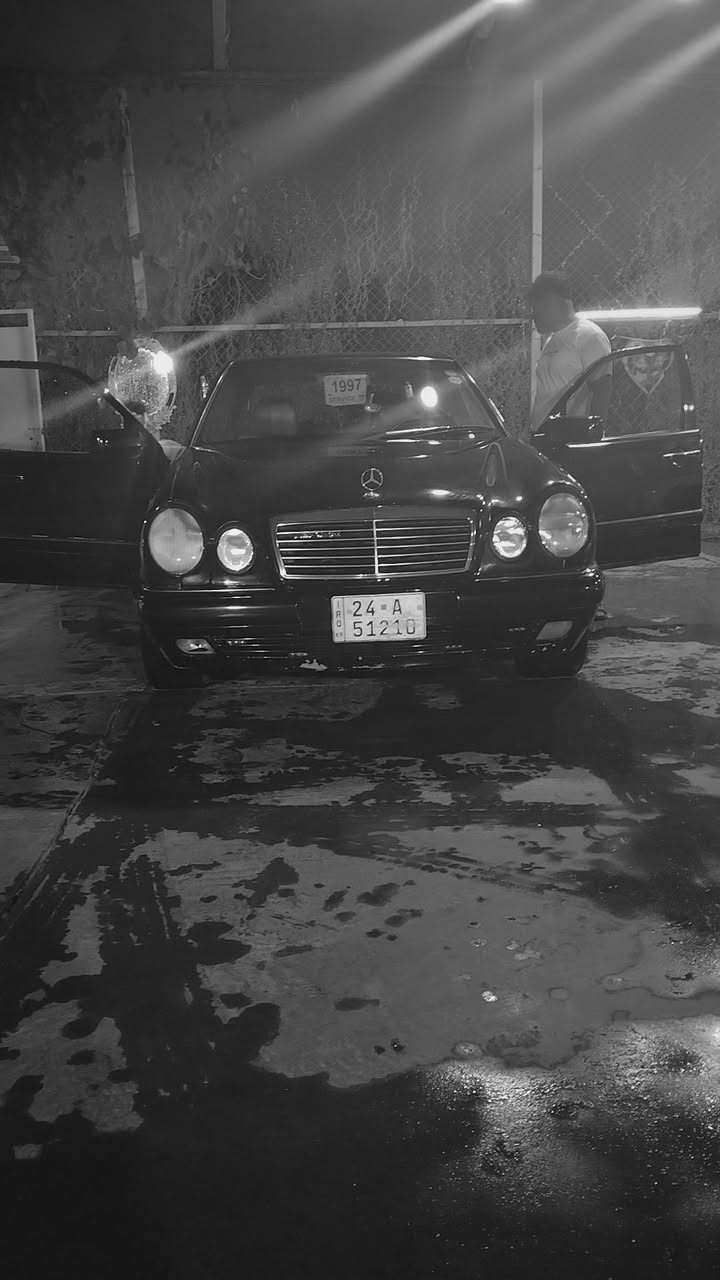 مارسدس - ام عيون 
موديل 97 
مكينة V6 
سيارة نضيفة ومرتبه كهربائيات جميع شغال 
للاستفسار الاتصال بالرقم ادناة ***********
مكان ديالى المقدادية
