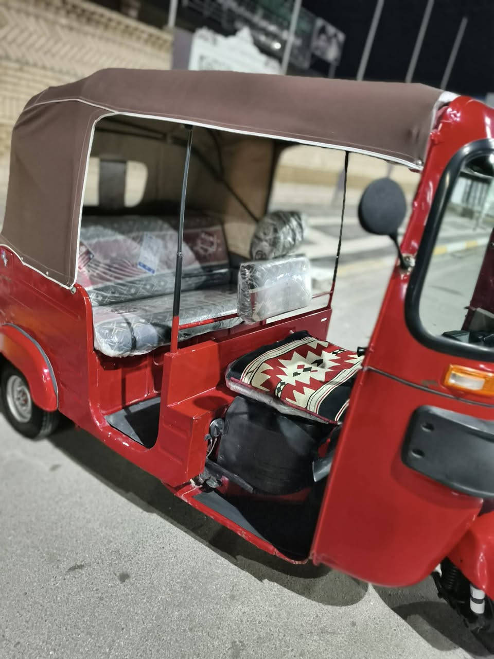 سلام عليكم تكتك للبيع مديل 2018 شهر 3 اوراق اصولي تكتك خير من الله ماناقصه اي شي كبل للشارع او هاذه رقمي انتصل ودلل *********** السعر عل انتصال
