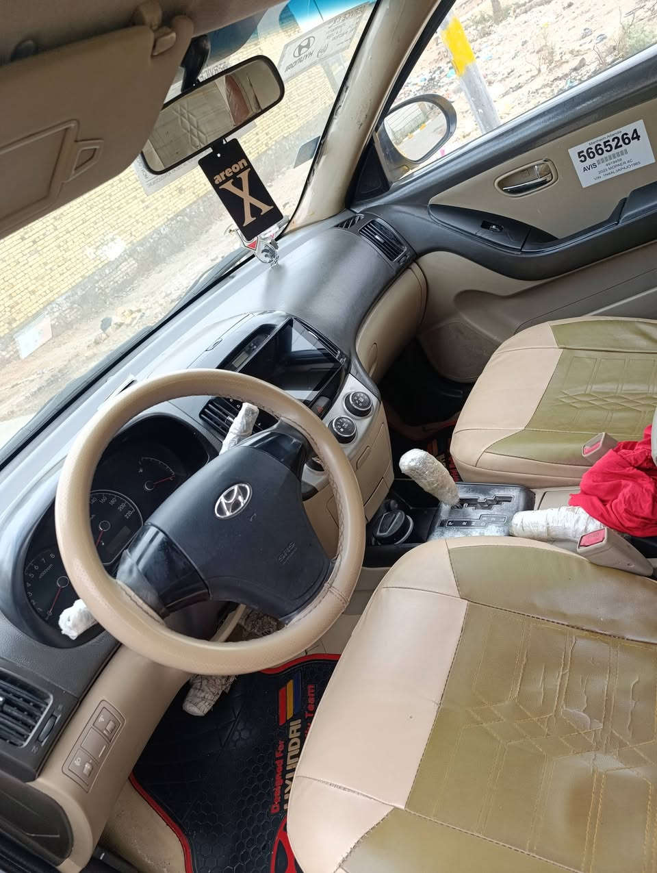 السلام عليكم سياره النترا 2011 رقم واسط سياره خير من الله مكينه قبل شهرين شادها كير  كفاله حداديه نضيفه تخم تاير جديد سياره ضربتها الجاملغ الامامي صفحه السائق و معمره سياره حلوه و نضيفه مكانهي ميسان بالعماره رقم الهاتف للاتصال ***********
