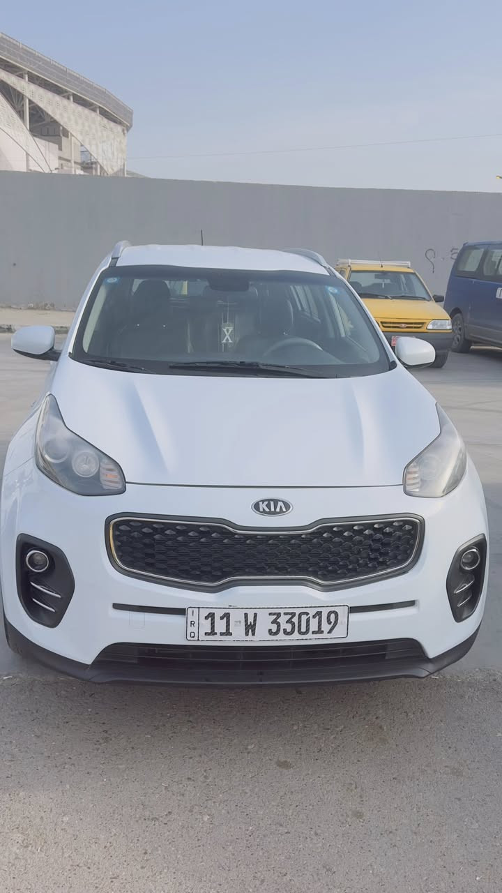 السلام عليكم كيا سبورتج 2016 خليجي الشركه الدوليه مكفوله ضربه صبغ تعديل رصعه كير مكينه حداديه تبريد ثلج 
ماشيه139
السعر170$
للاستفسار***********
