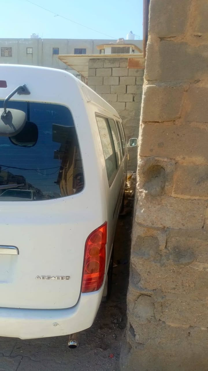 السلام عليكم اجوان مديل 14 موصليه موصليه كفاية عامه ما عدى بارد شبر
فقط مكينه وكير واكسل جديد حداديه جديده تخم تاير دوشمه جديده كهربائيّة كلها شغاله سياره مابيه نقص برغي كبل لشارع مكان السياره بصره عشار سعر 45 وبيهه مجال *********** يوجد وتساب وخاص
