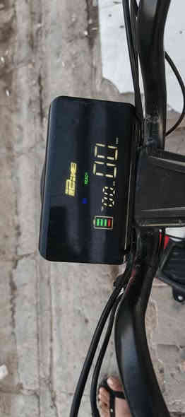 سلام عليكم للبيع بايسكل شحن حجم 14 اي عيب مابي  شرط الفحص بس سيم بريك مقطوع  بطاريات جديد شرط الفحص  نضافه 80/100   سعر 140 وبي مجال للشراي
