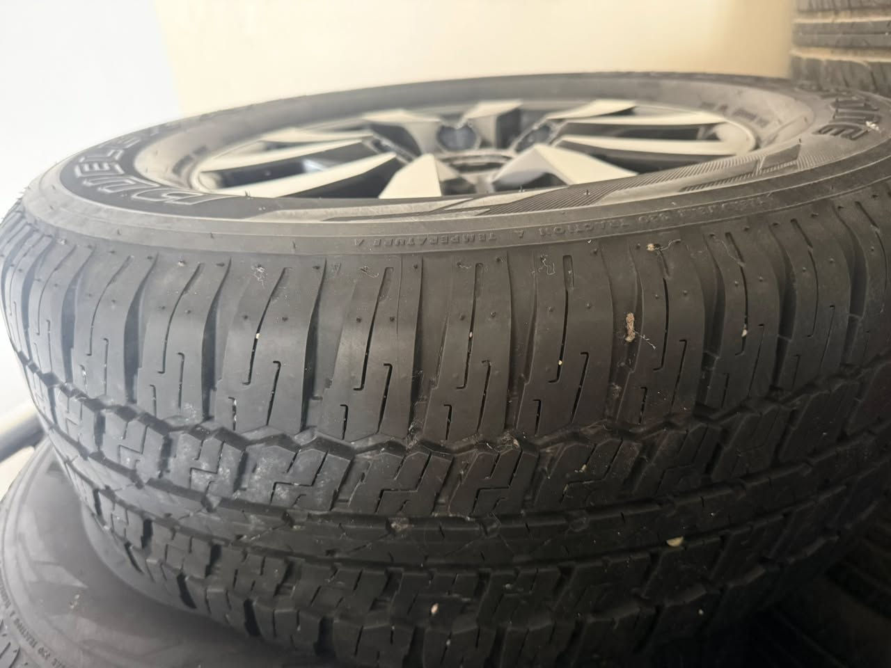 السلام عليكم
للبيع تخم تاير بارجستون ويلكب حجم ١٨ مال لاندكروز جديد مستخدم اقل من شهر للستفسار الاتصال *********** مكان بغداد
