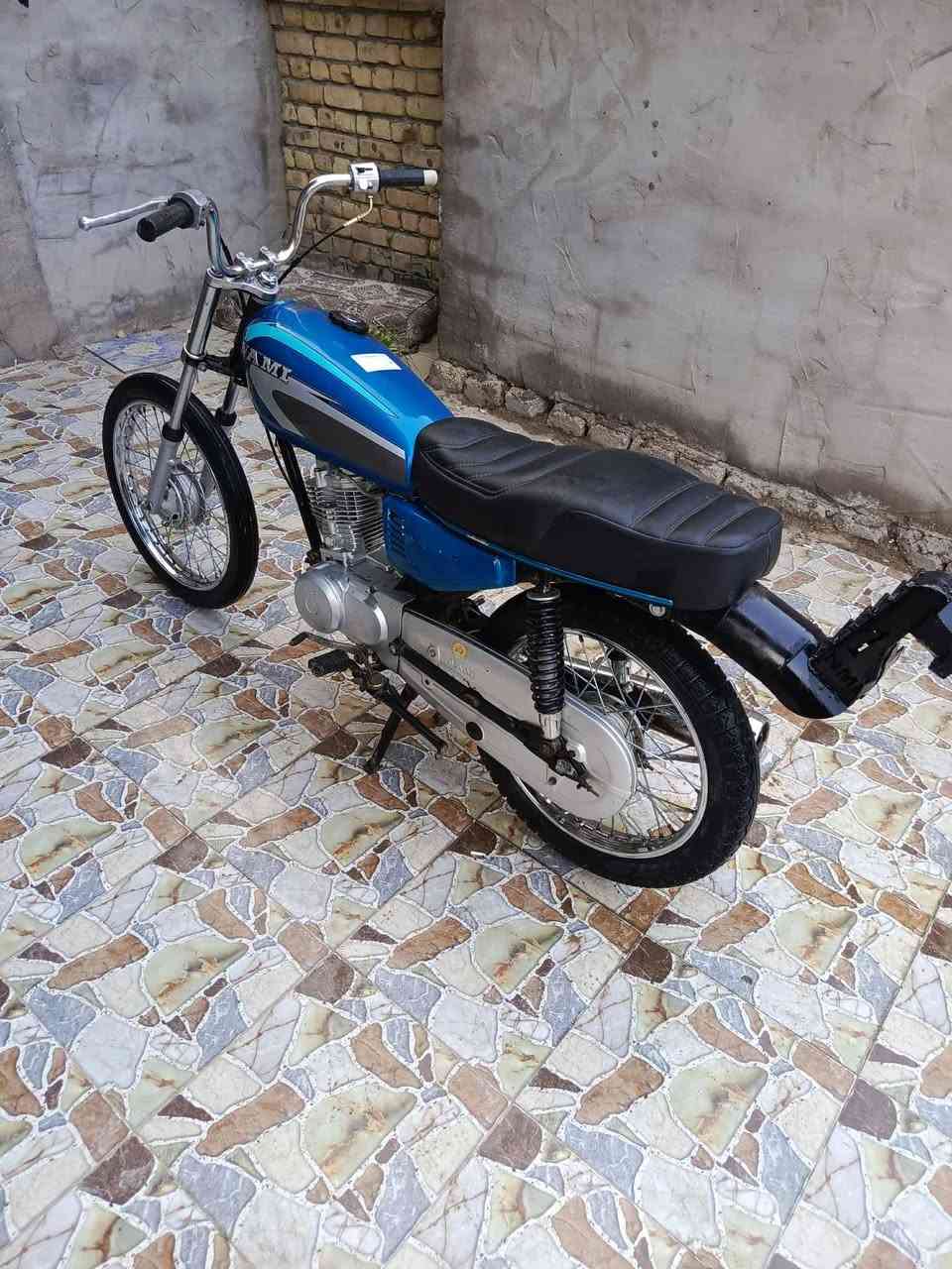 سلام عليكم نامه شلامجة تعمير 24 كلك كلك مكفولة عن السرقه 
وبيه رقم شاصي ✔️وبليتة ✔️ السعررر 450❗ وبي مجال مكاني بلقاسم ***********
