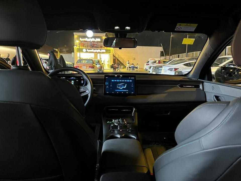 للبيع BYD كن بلاص موديل 2025 
ماشيه 15 الف 
السيارة مكفولة محرك وبطارية وكير
الجاملغ عكس السائق تعدل عالبارد وشويه بالصندوك هم بارد
شاحنتها والمنفاخ موجودة
السعر 18 مليون وبيها مجال بسيط
للاستفسار ***********
