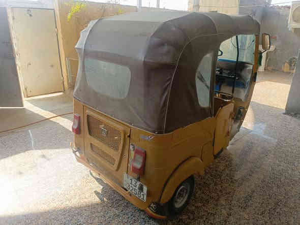 تكتك موديل واحد وعشرين شهر 4 كشره كفاله من صبغ والمعجون محرك تجفيت شركة مرقم كامل مكان ميسان الماجديه ***********  سعر 6و 700 وبيه مجال
