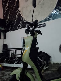R9للبيع جديده صار يومين من طالعه  من المعرض 07725367403/07509448858
