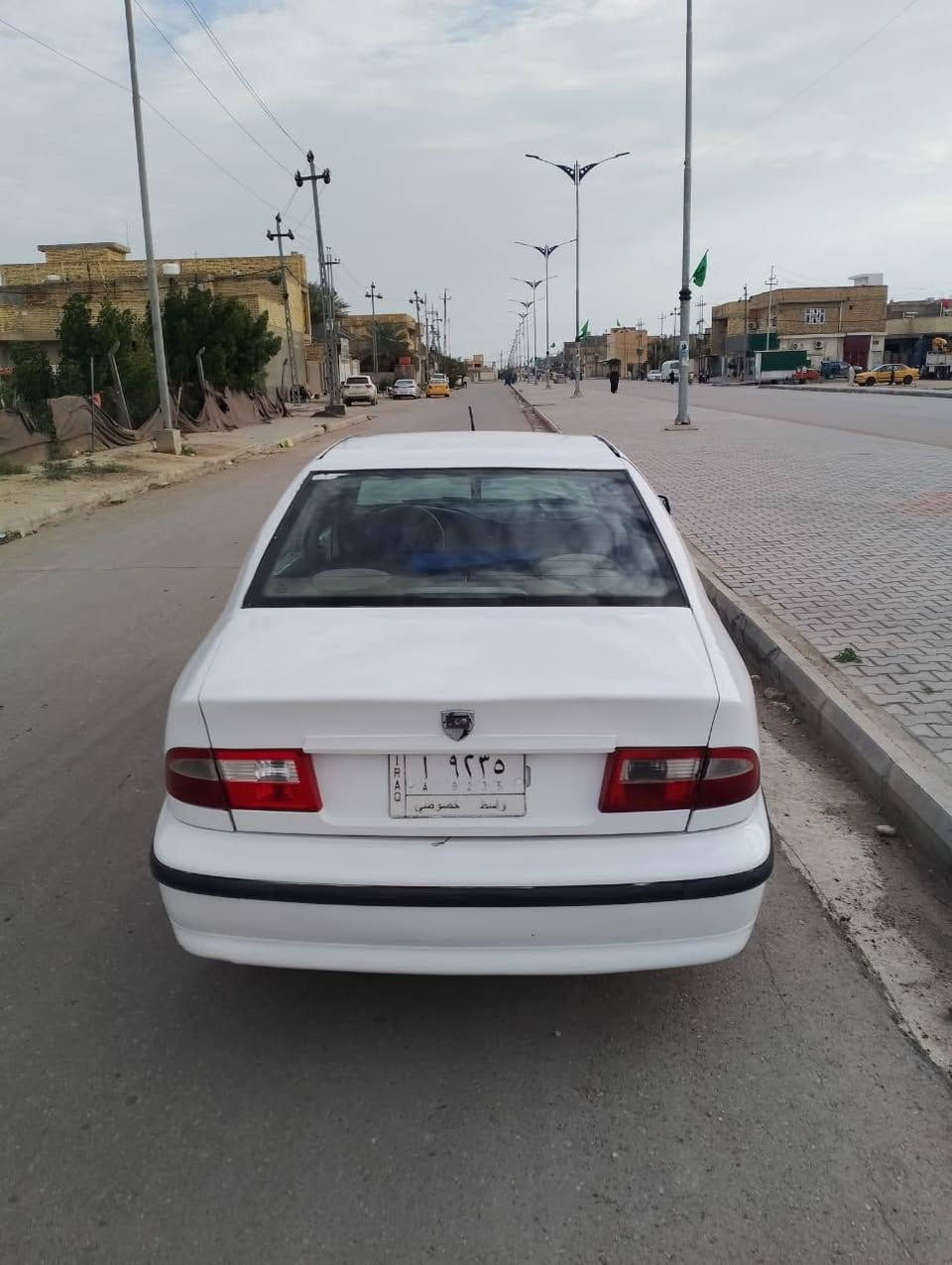 سمند ناطقه موديل 12 كرستال اصل رقم واسط مشروع وطني سنويه لل 28 مكفوله كفاله من الظربه  والتبديل معمر هلالات ودوس وبيه رشات صبغ مكينه كير مكفولات تبربد كمبريسر وكفت كهربائيات كله شغاله السعر 33 بيه حك الجيه مكاني الكوت ***********
