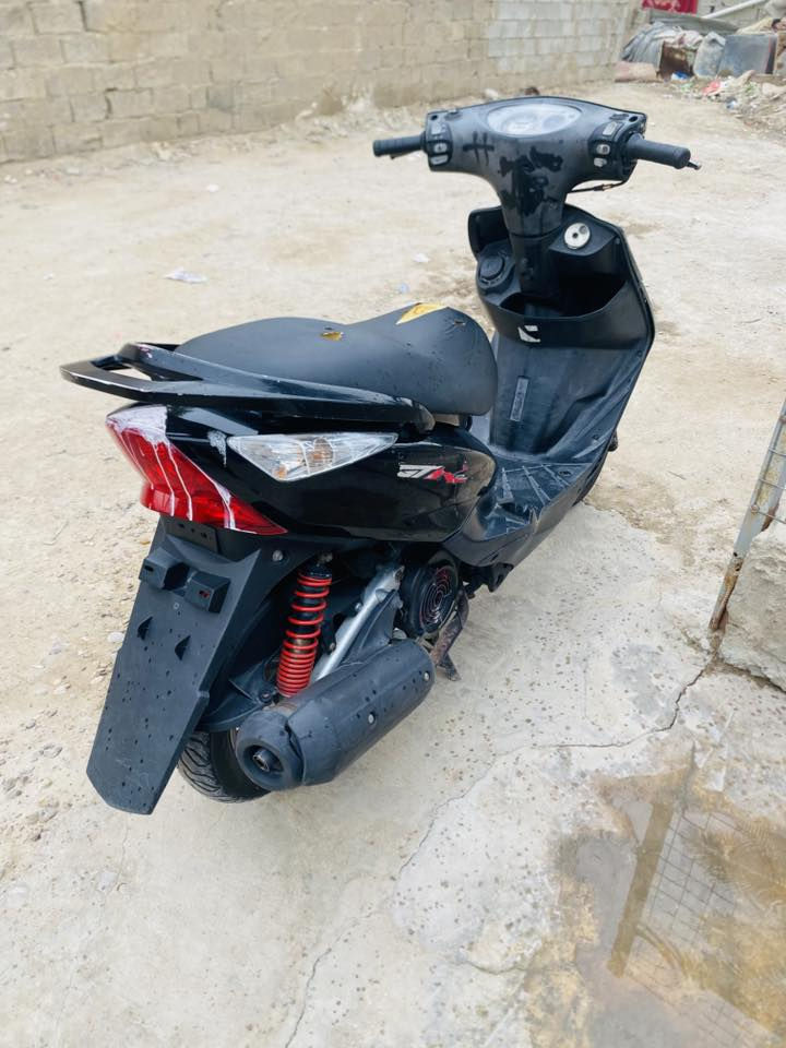 السلام عليكم للبيع ثعلب دراجه حلوه بيها نقوصات بصيطه مثل بجم وقبق كور وتريشه فقط كهربائيات كلها شغاله تشتغل هندر الدراجه ختم واحد الدراجه بس بيها هاي النقوصات قفل ستيرن قفل جنطه شغالات عنواني زعفرانيه السعر 350 وبيها مجال جماعت 250 لاتراسل للستفسار  ***********
