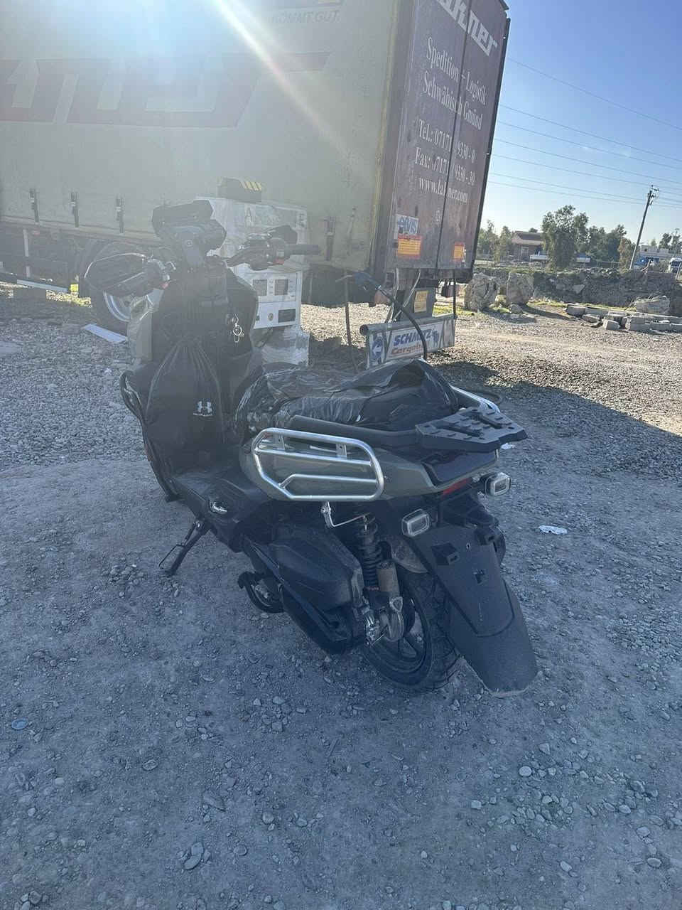 سلام عليكم دراجه البيع موديل 2025صفر شريكه صار اربع اشهر مطلعي نوع GHoSTصيني
سعر 800بي مجال 
***********
