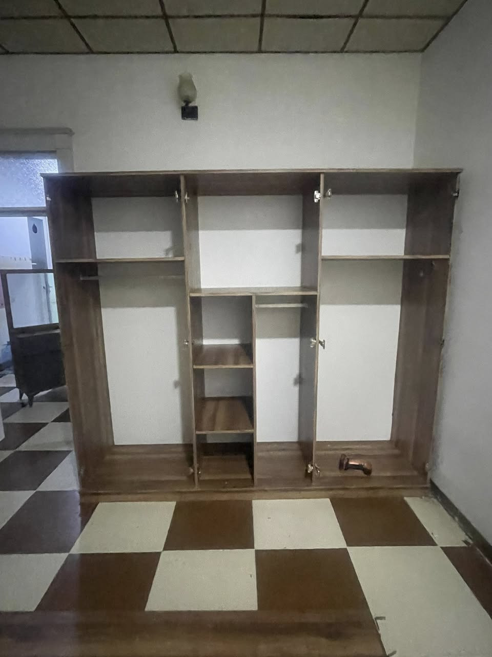 تاقمی نوستنی ٥ پارجە شتیکی زۆر جوانە پاکو خاوین بەدۆشەکەوە  بۆفرۆشتن لەسلیمانیە  viber wats app 
*********** ئەشیای دەسی دوو ئەکرینەوە
