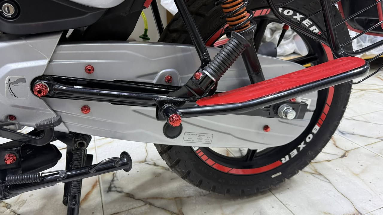 متوفر جميع قطع غيار خاصه بدراجات بوكسر 🏍️'
عنوان❗️: مجاور عبد ابو دوشمه سيارات 🚗 قرب محطه تساهل غسل 🫧 
التواصل
(***********) 📞
