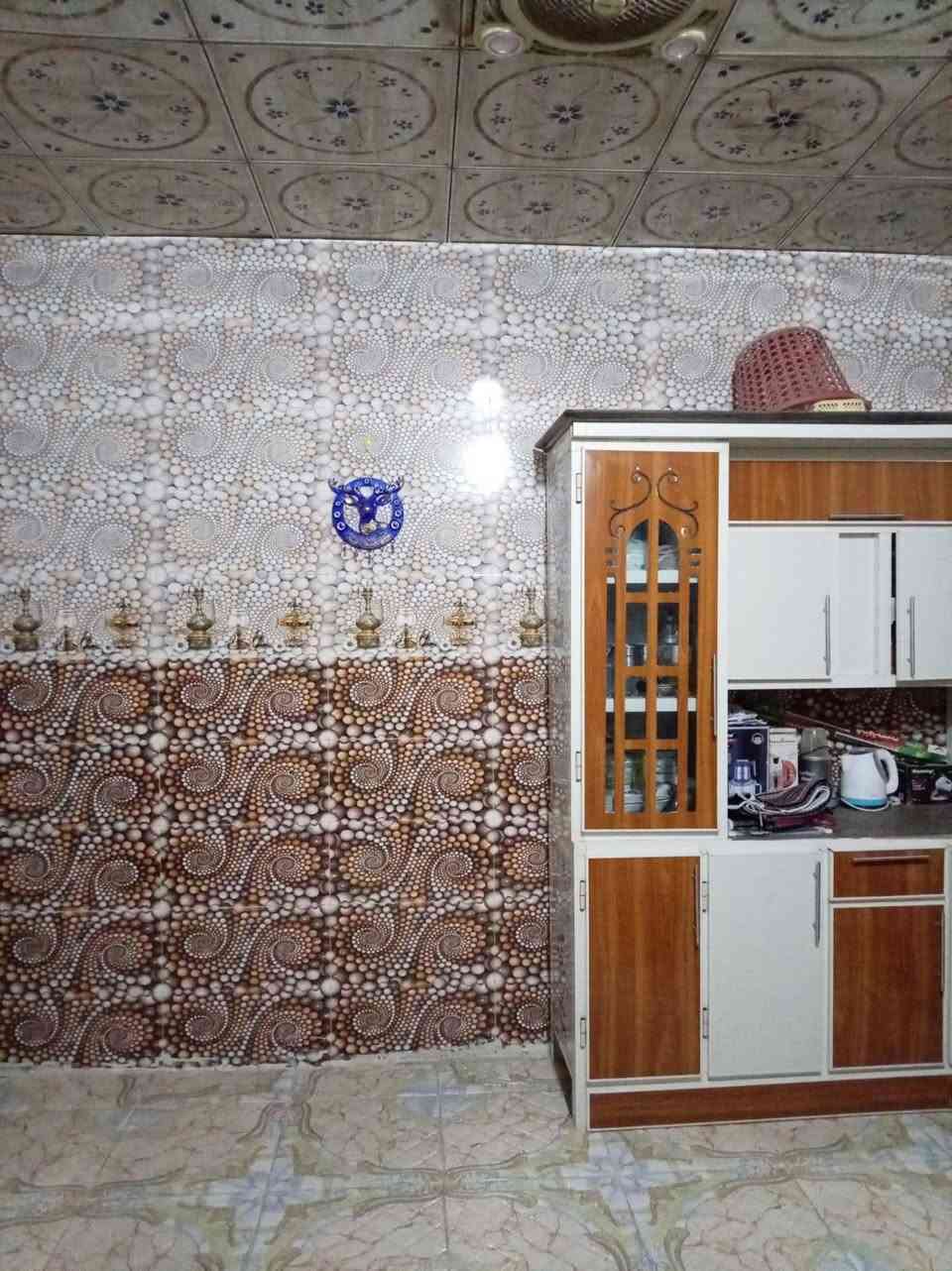 سلام عليكم دار البيع دار ١٠٠م مربع حي الرحمة الأولى العماره  خلف الشارع العام السعر مناسب رقم صاحب الدار ***********
