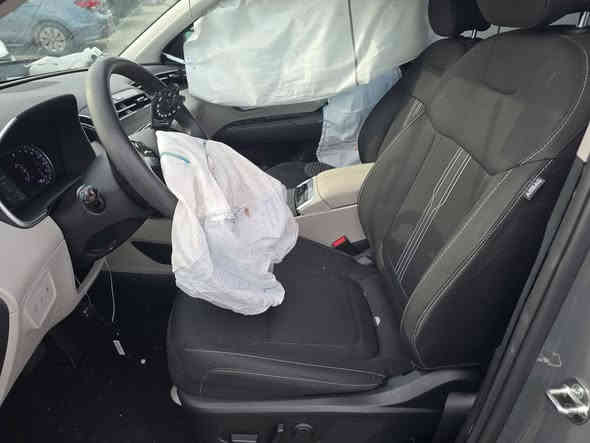 السلام عليكم 
هيونداي توسان 2024 
لون اسمنتي 
بصمة تشغيل عن بعد 
تحديد مسار 
نقطة عمياء 
تدفئة كشنات وبعد بيها مواصفات 
للاستفسار ‭٠٧٧٠ ٨٤٢ ٦٦٥١‬
السعر 125 
واصل للحرة تدخل كتاب شهداء
