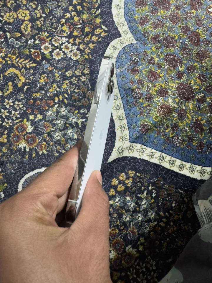 ايفون 13برو ماكس جهاز نضيف بتر بطاريه 84ذاكر 256جهاز شخط مآبي  سعر جهر 700بي مجال رقم الهاتف ***********
